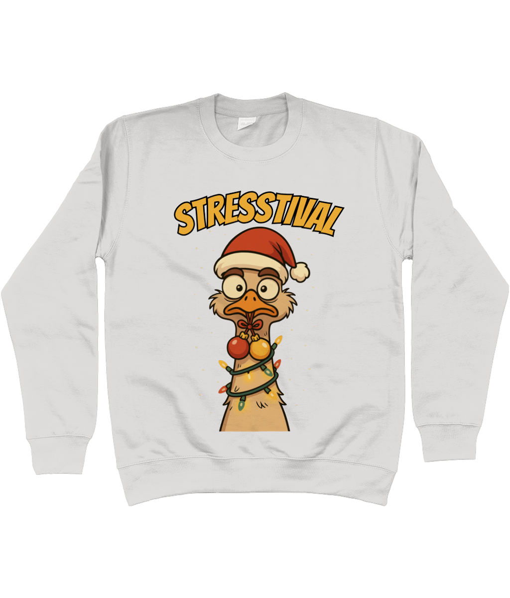 Lichte sweater met grappige struisvogel met kerstmuts, kerstlampjes en tekst “Stresstival”.