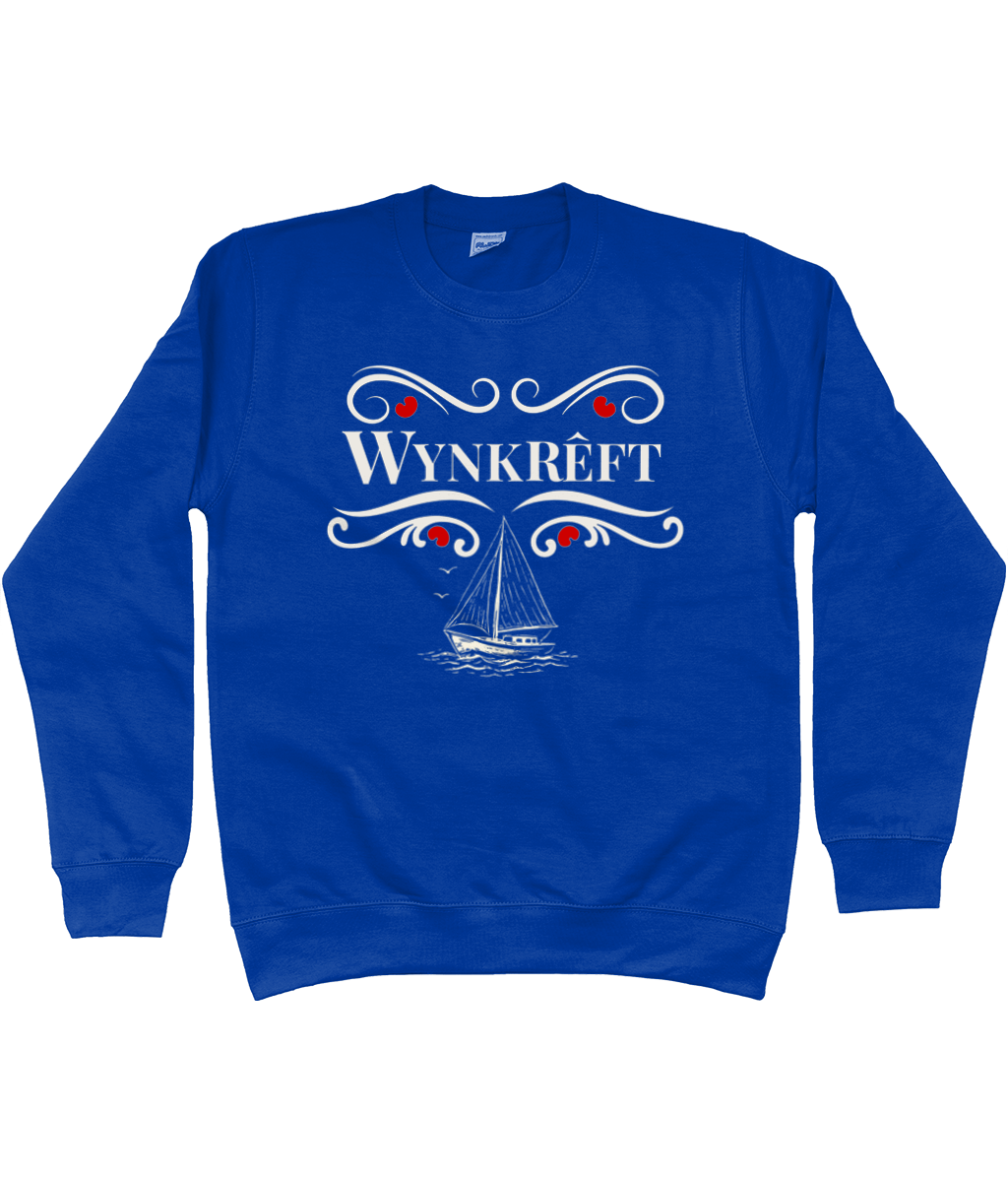 Blauwe sweater met tekst Wynkrêft in sierlijke Delftsblauw stijl met rode pompeblêden accenten en Friese zeilboot illustratie