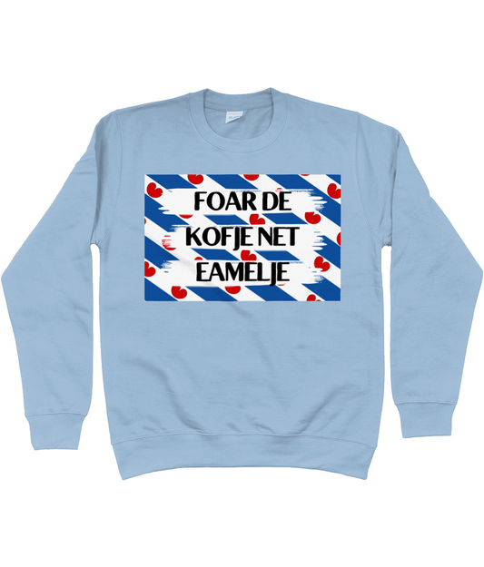 Blauw sweatshirt met tekst Foar de kofje net eamelje