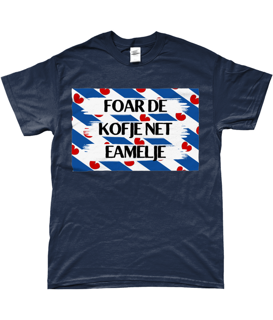 Fries T-shirt met tekst ‘Foar de kofje net eamelje’