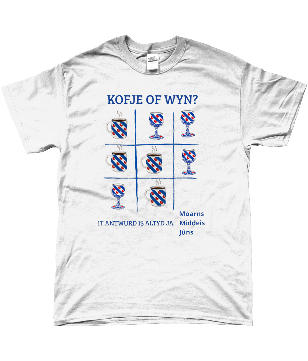 Licht T-shirt met donkerblauwe tekst Kofje of Wyn en Friese koffiemokken en wijnglazen design