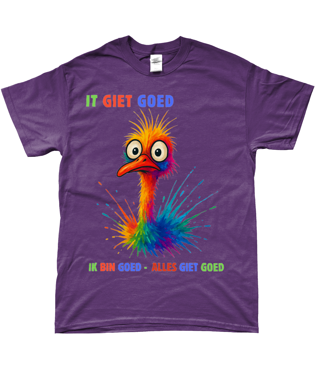 Paars T-shirt met kleurrijke struisvogel en Friese tekst It giet goed – Ik bin goed – Alles giet goed.