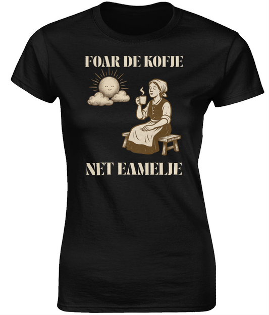 Fries T-shirt boerin met tekst Foar de kofje net eamelje
